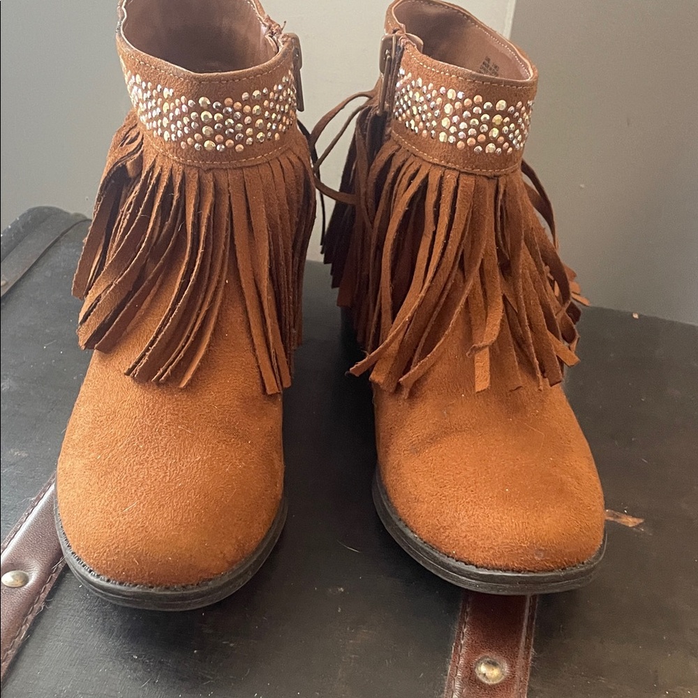 SO Brown Fringe Kids Boots